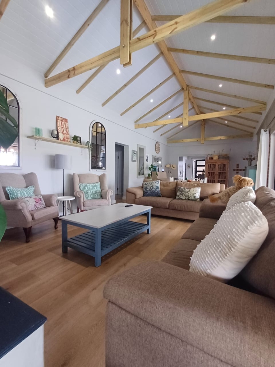 To Let 4 Bedroom Property for Rent in The Hill Western Cape